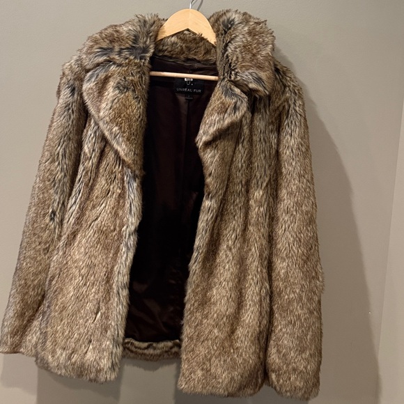 Unreal Fur Jacket size Small - Picture 3 of 4
